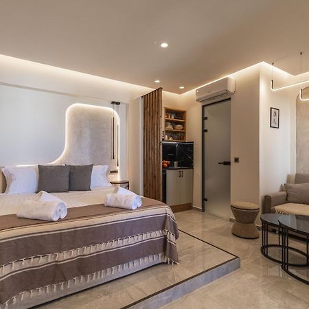 Eros Luxury Suites 罗希姆诺 外观 照片