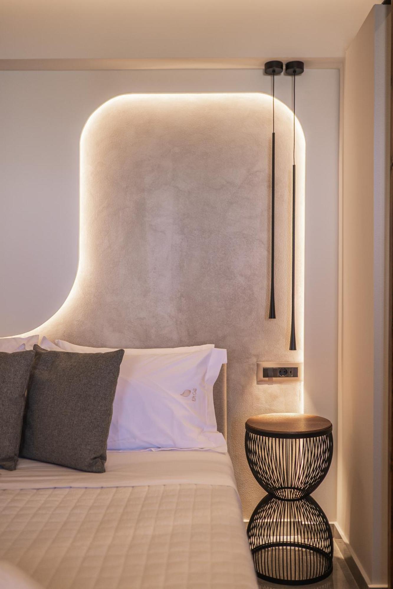Eros Luxury Suites 罗希姆诺 外观 照片