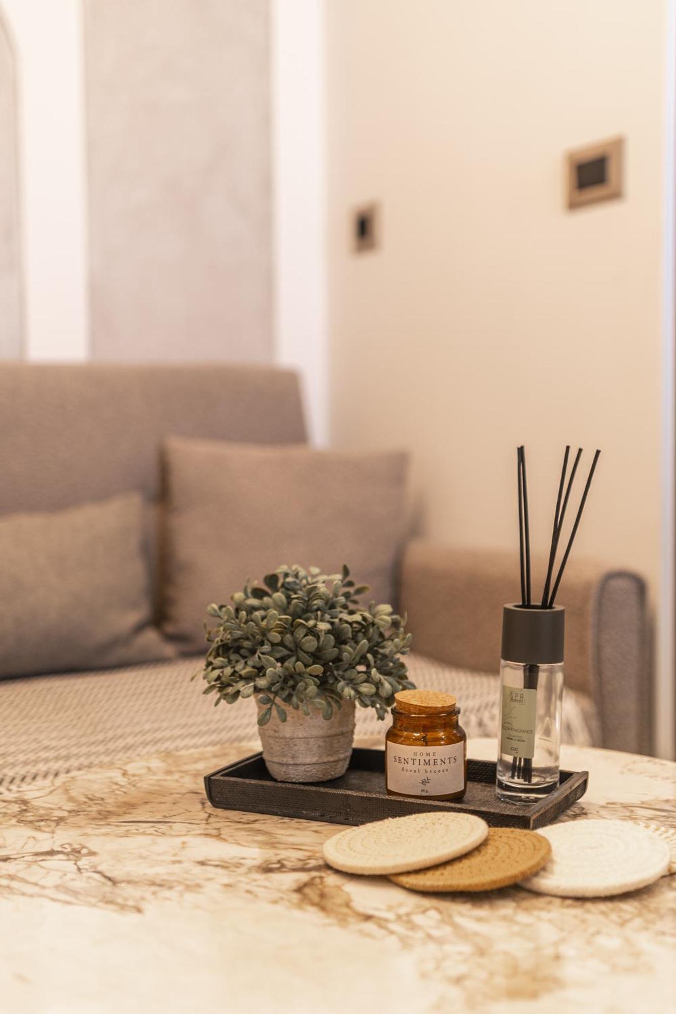 Eros Luxury Suites 罗希姆诺 外观 照片